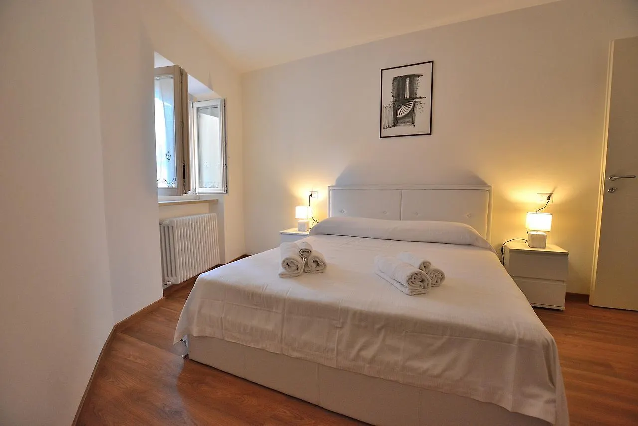 Apartment Del Pescatore Torri Del Benaco 0*,